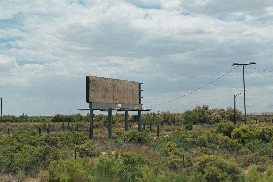 LOFTT Recommends – Our guide to vintage and second-hand stores in Finland part one. Photo featuring a vintage ghost sign spotted somewhere in Texas